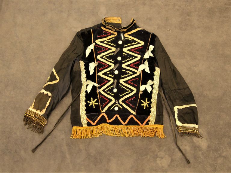 giacca costume n°9 dopo l'intervento di restauro (fronte) - ph.: R.T. Restauro Tessile